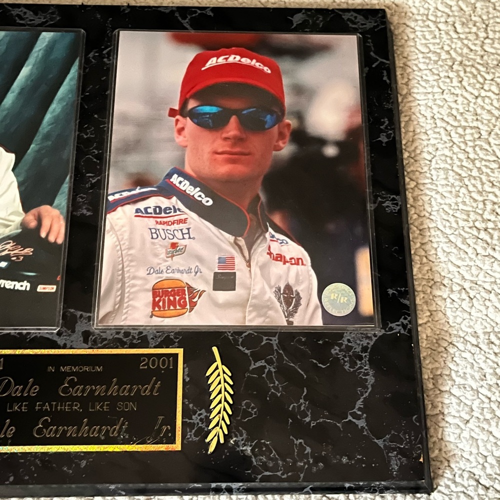 Goodwrench Racing Memorabilia Set - Picture 4 of 16